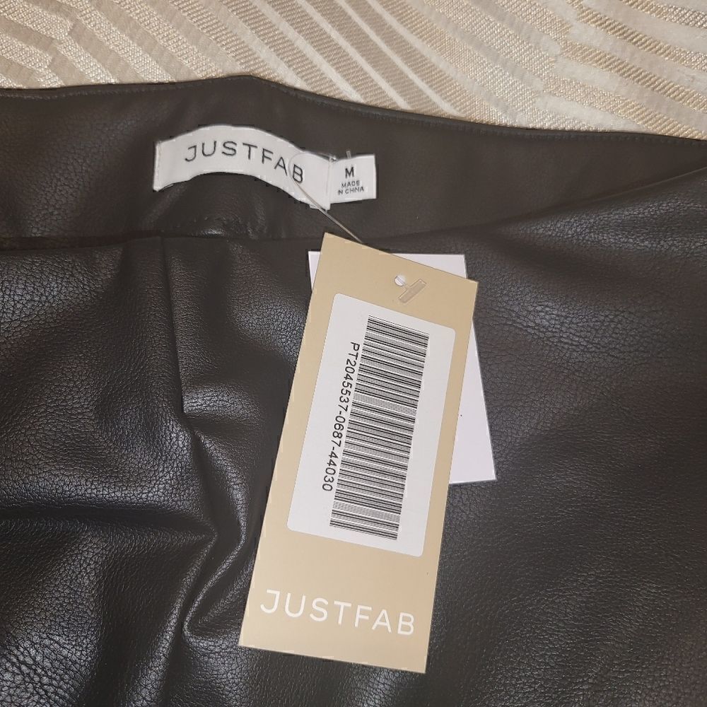 Faux Leather Leggings   - Picture 4 of 4